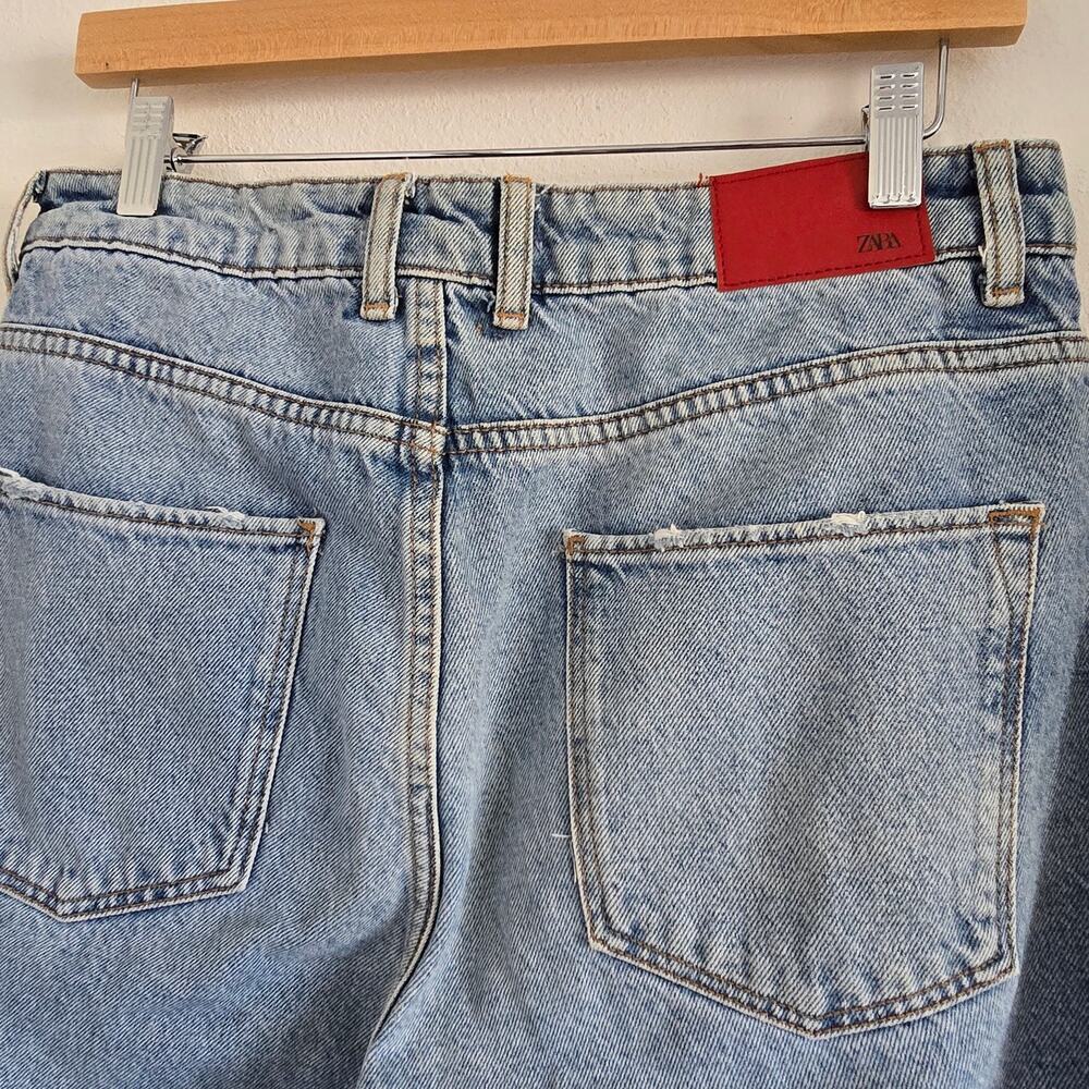 Zara High Waisted Wide Leg Baggy Straight Jeans Size 8 Raw Hem Relaxed - Picture 4 of 8